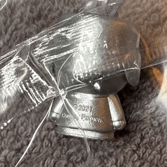 Kyle (Chase Metallic Silver) 1" South Park Micro Figure Open Blind Bag - Picture 3 of 5